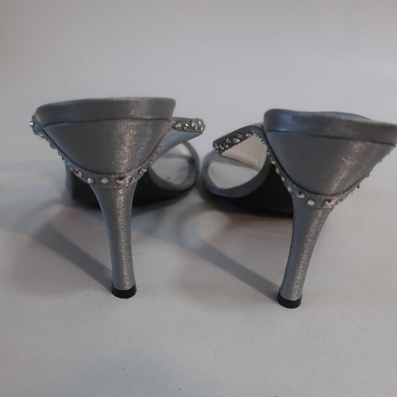 Womens Stuart Weitzman Silver Rhinestone Embellished T-Strap Sandal Heels 7.5 - Picture 8 of 11